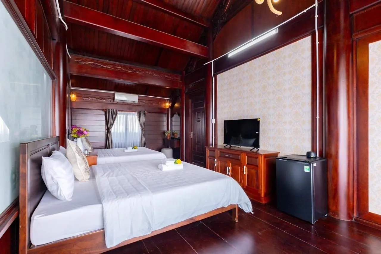 66 Ha Long; Giap Bien Villa Vung Tau